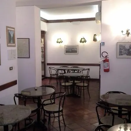 Hotel Italia Di Nardi Renzo & C Snc 2*